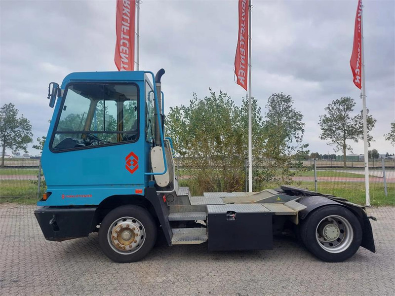 Terberg YT182 - Terminal tractor: picture 4 Terberg YT182 - Terminal tractor: picture 4