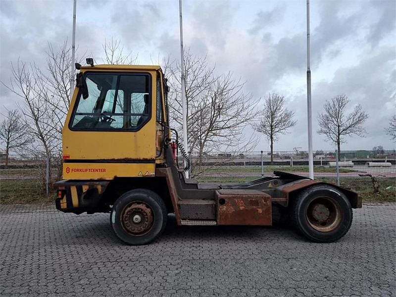 Terberg YT220 - Terminal tractor: picture 4 Terberg YT220 - Terminal tractor: picture 4