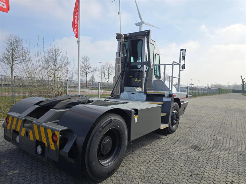 Terberg YT220 - Terminal tractor: picture 5 Terberg YT220 - Terminal tractor: picture 5