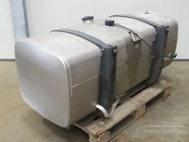 DAF 1681826 Brandstoftank + steunen 620L - Fuel tank for Truck: picture 2 DAF 1681826 Brandstoftank + steunen 620L - Fuel tank for Truck: picture 2