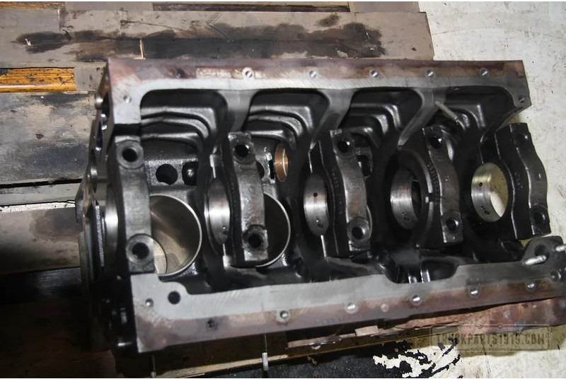 Renault Engines & Parts Renault DCI4 Motorblok Gebr. - Cylinder block for Truck: picture 3 Renault Engines & Parts Renault DCI4 Motorblok Gebr. - Cylinder block for Truck: picture 3