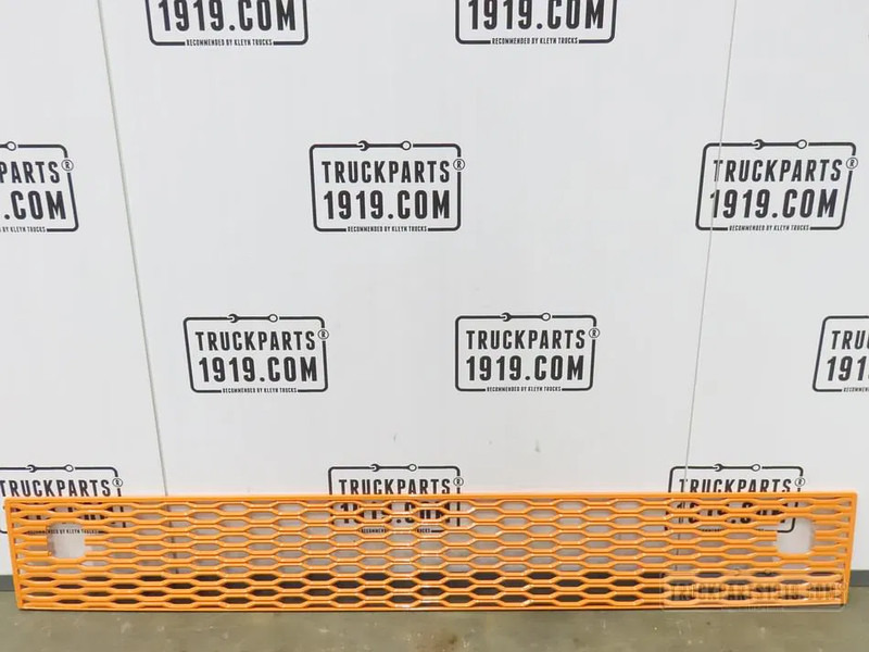 Volvo 23835186 Grille plaat FH5 - Hood for Truck: picture 1 Volvo 23835186 Grille plaat FH5 - Hood for Truck: picture 1