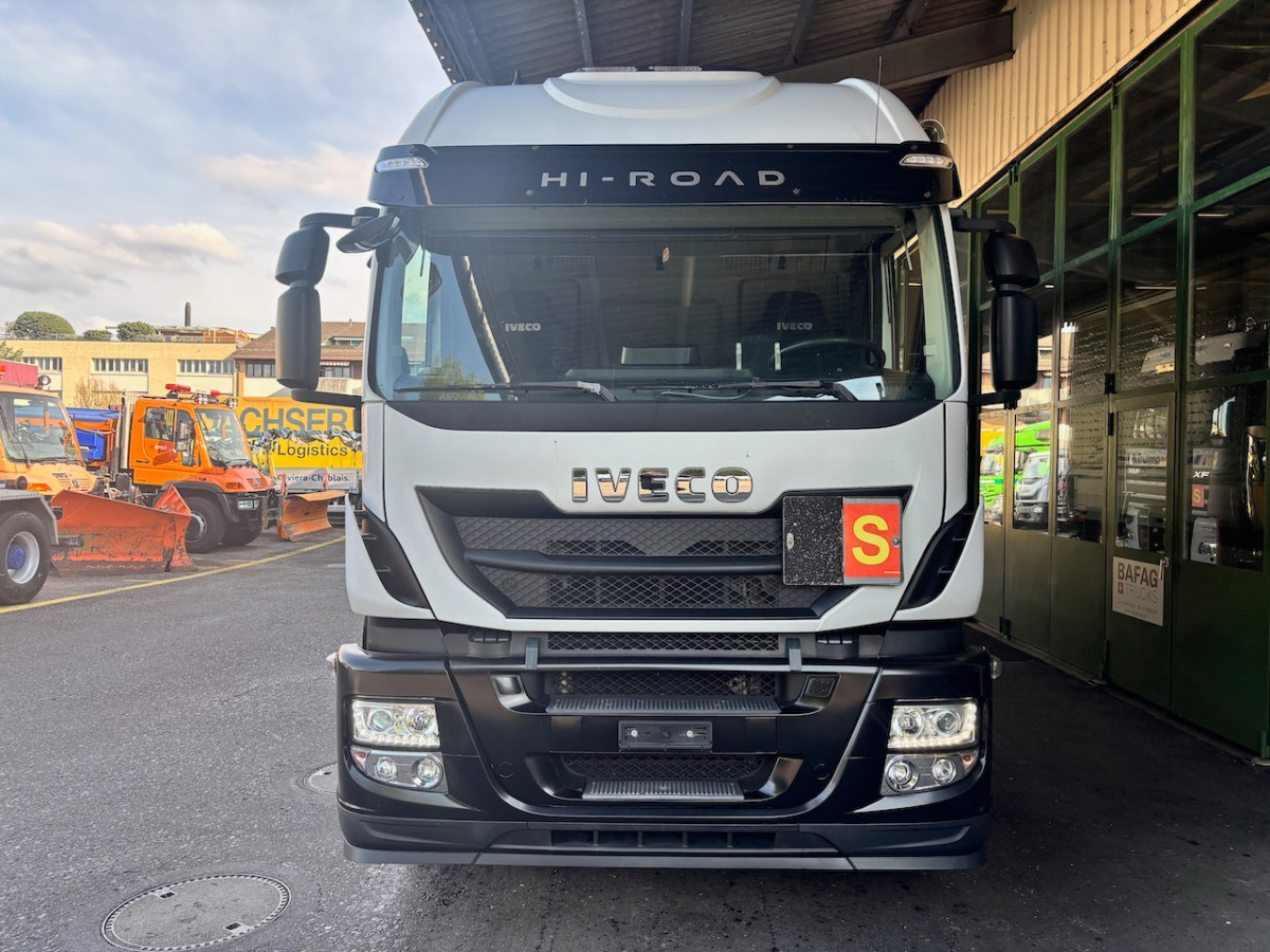 IVECO 190S40 Stralis - Curtainsider truck: picture 3 IVECO 190S40 Stralis - Curtainsider truck: picture 3