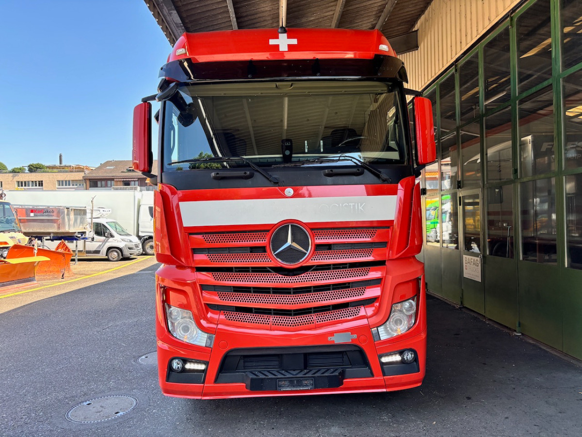 MERCEDES Actros 1848 - Box truck: picture 3 MERCEDES Actros 1848 - Box truck: picture 3
