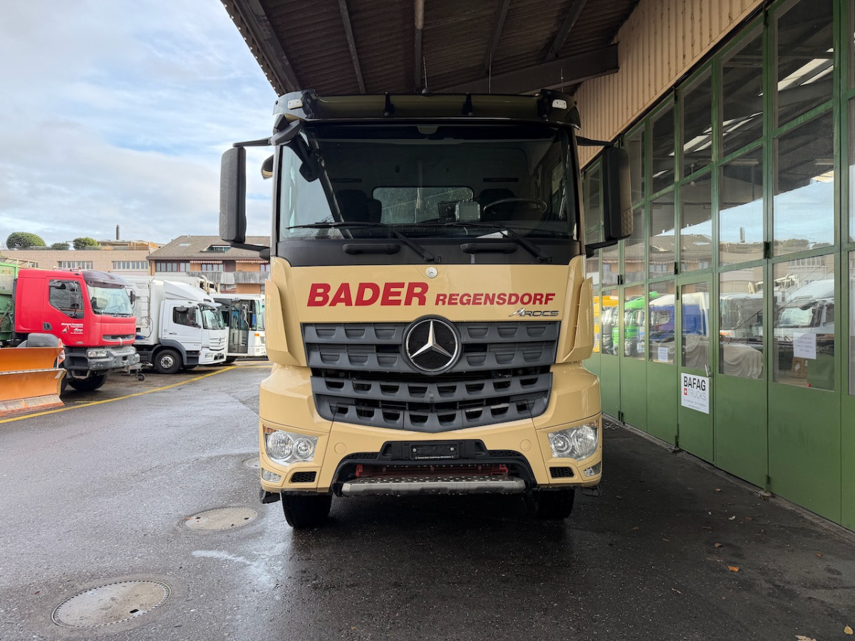 MERCEDES Arocs 3243 - Hook lift truck: picture 3 MERCEDES Arocs 3243 - Hook lift truck: picture 3