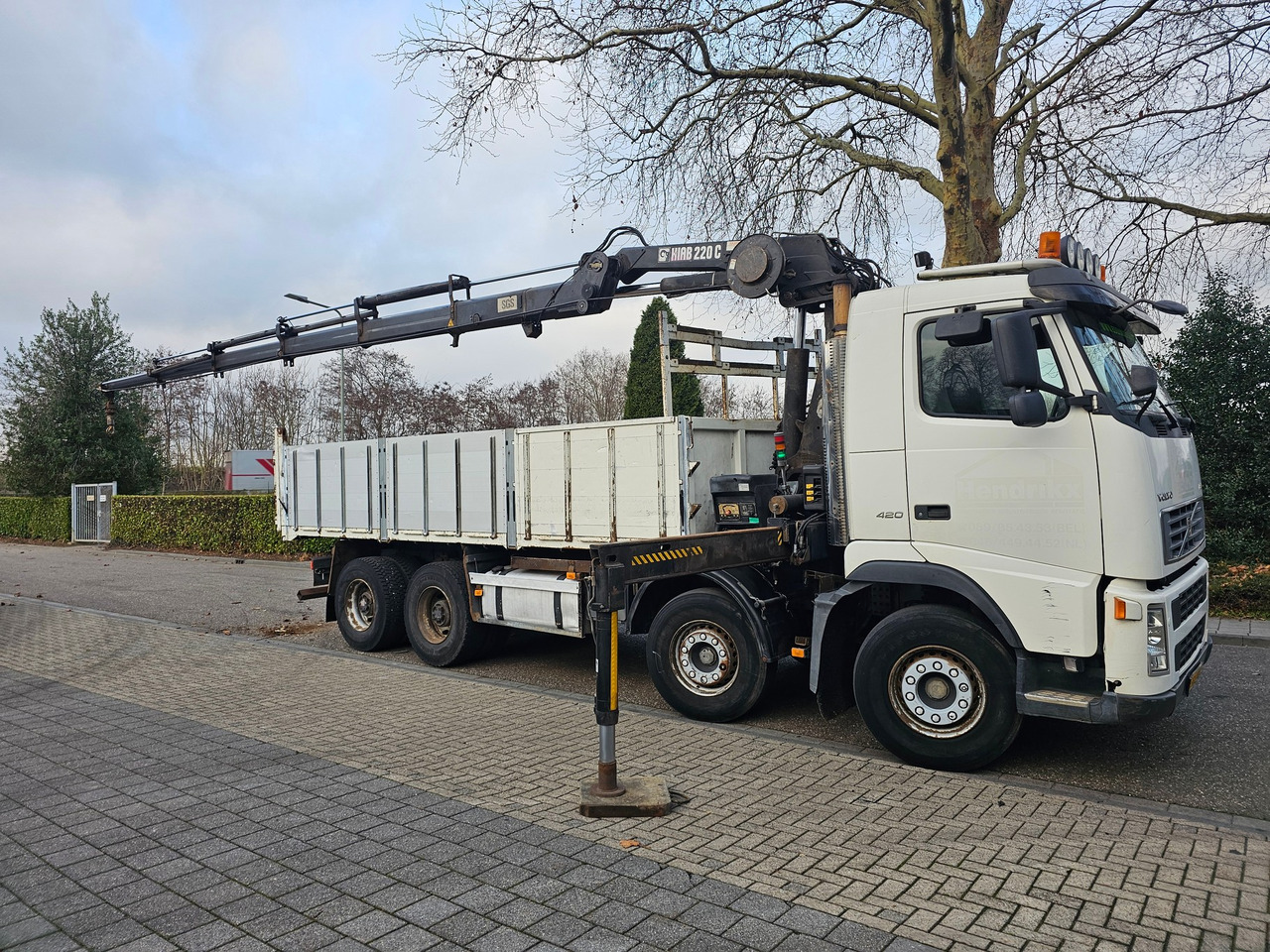 Volvo FH 420 8x4 - Crane truck: picture 2 Volvo FH 420 8x4 - Crane truck: picture 2