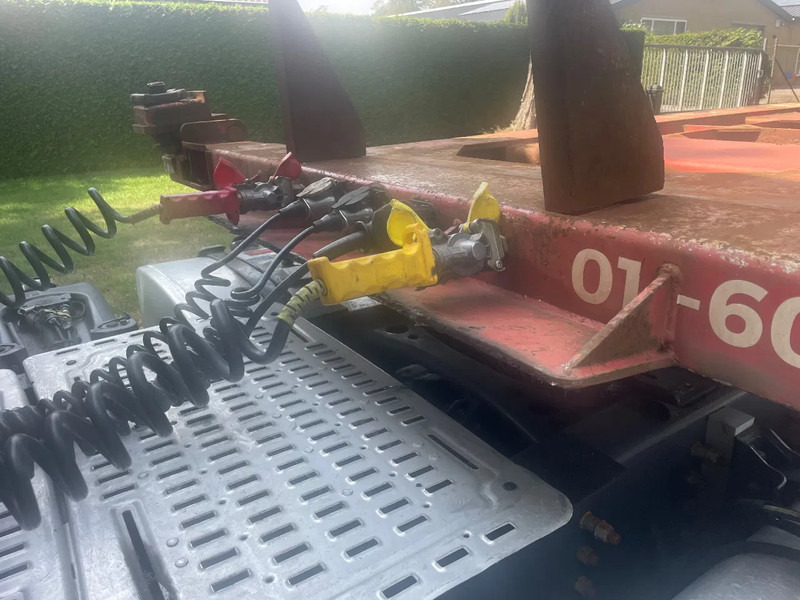 Renders 2x 20 1x 30 1x 40 in prijs verlaagt - Container transporter/ Swap body semi-trailer: picture 2 Renders 2x 20 1x 30 1x 40 in prijs verlaagt - Container transporter/ Swap body semi-trailer: picture 2