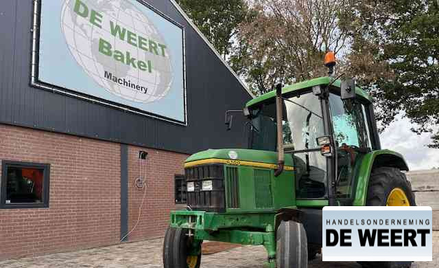 John Deere - Farm tractor: picture 3 John Deere - Farm tractor: picture 3