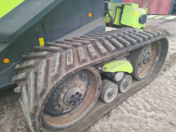 CLAAS LEXION 670 - Combine harvester: picture 2 CLAAS LEXION 670 - Combine harvester: picture 2