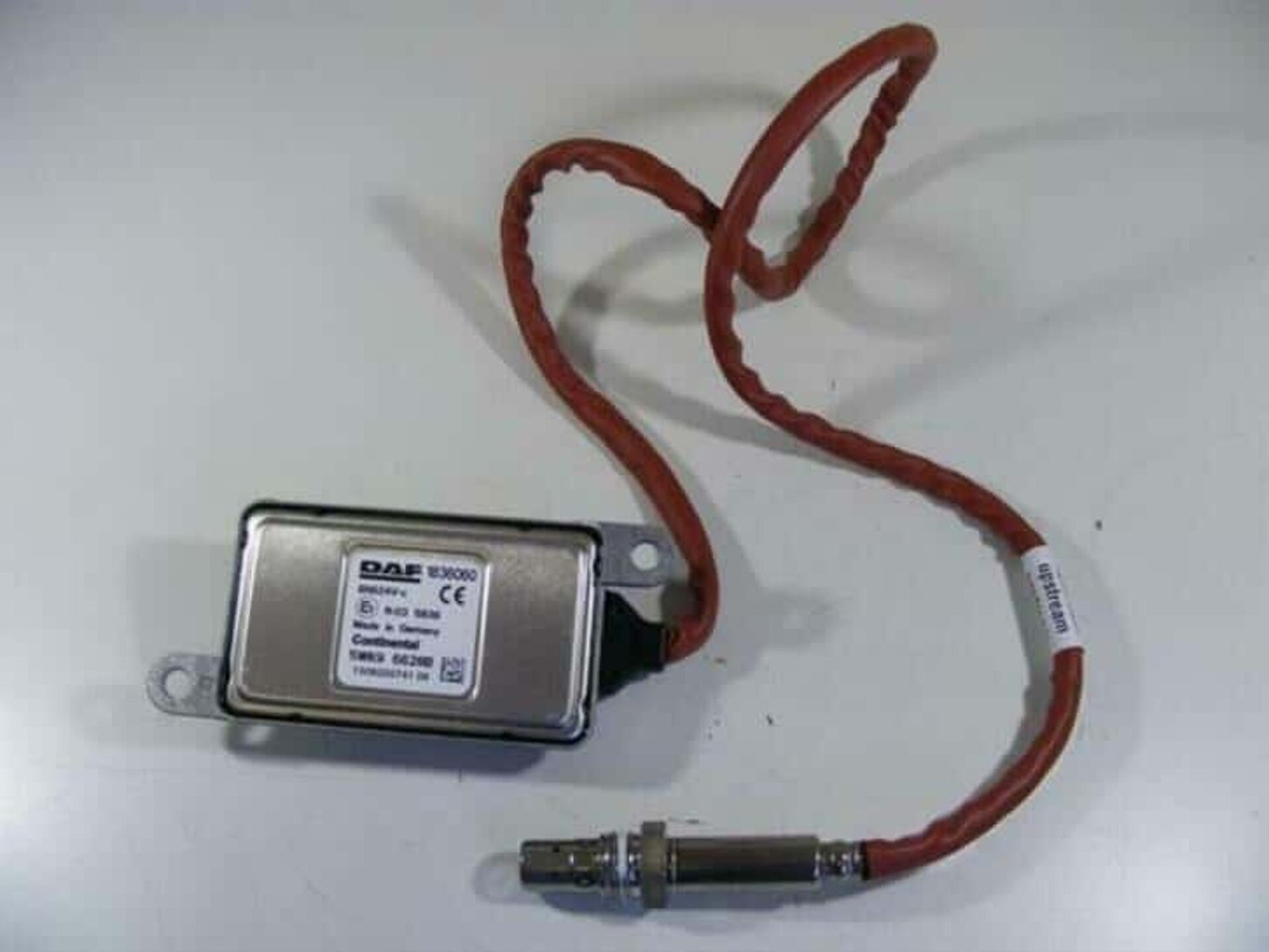 DAF nox sensor 2011649 - Muffler/ Exhaust system for Truck: picture 1 DAF nox sensor 2011649 - Muffler/ Exhaust system for Truck: picture 1