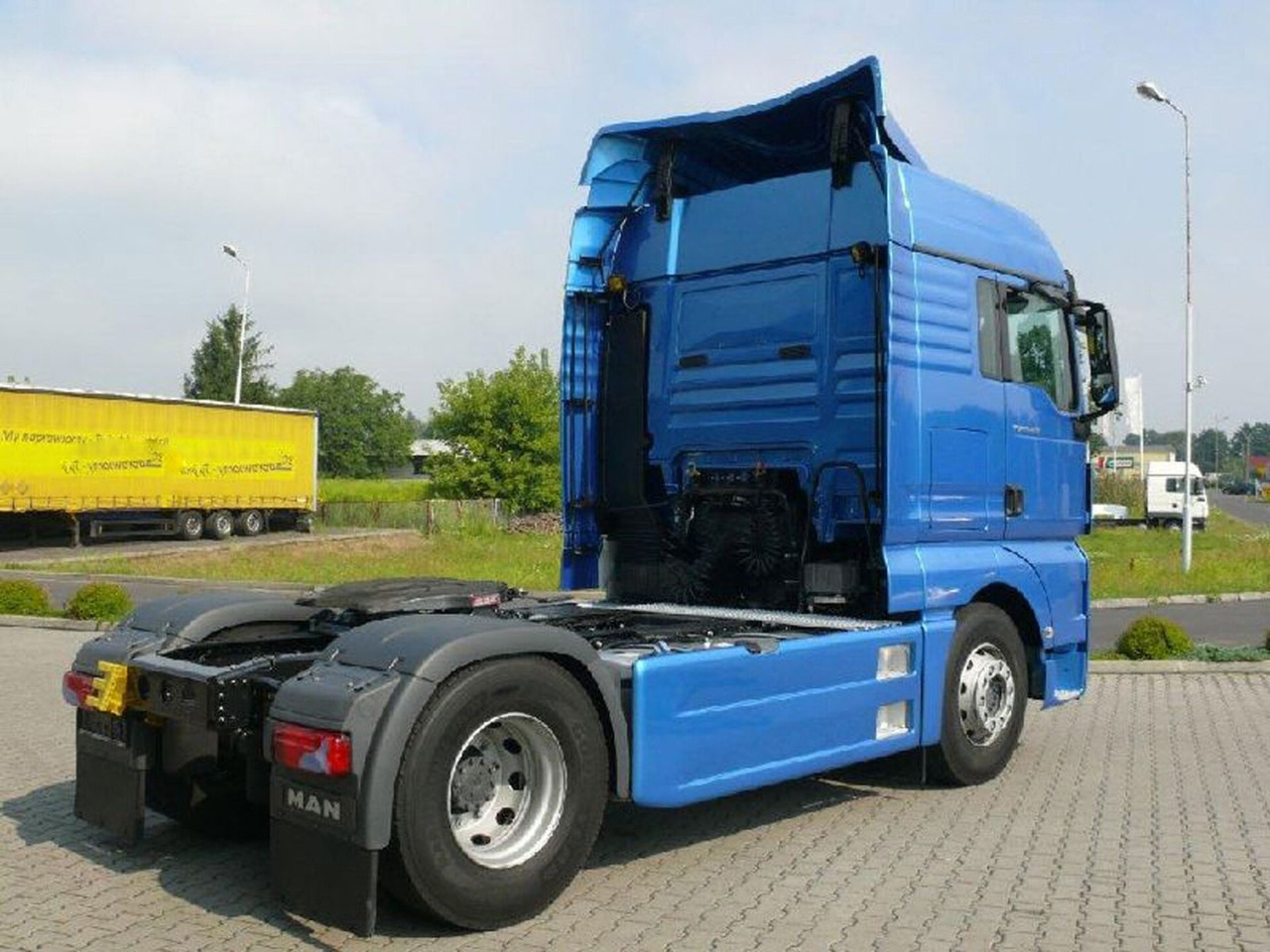 MAN TGA TGX ZIJSKIRT WB 3900MM EURO 3-5 PRIMER 000078A - Body and exterior for Truck: picture 4 MAN TGA TGX ZIJSKIRT WB 3900MM EURO 3-5 PRIMER 000078A - Body and exterior for Truck: picture 4