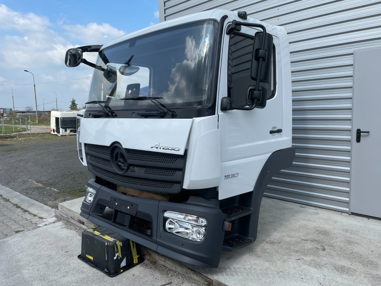 MB ATEGO CABINE EURO 6 TUNEL VOOR 6 CYL.MOTOR INCL. SEAT 000074A - Cab for Truck: picture 2 MB ATEGO CABINE EURO 6 TUNEL VOOR 6 CYL.MOTOR INCL. SEAT 000074A - Cab for Truck: picture 2
