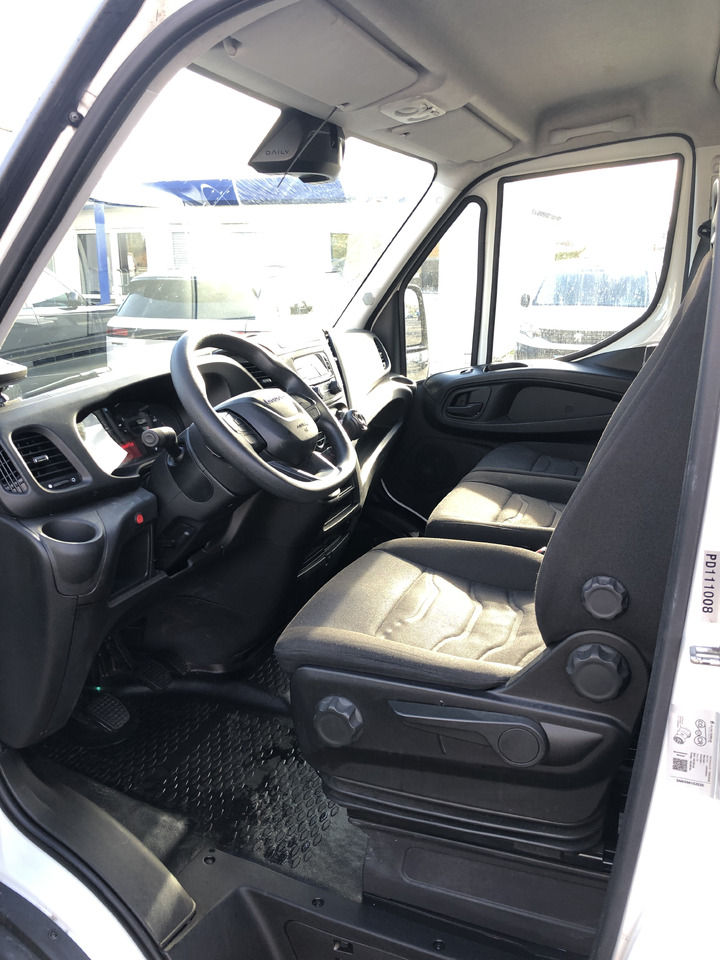 Refrigerated delivery van IVECO Daily frigorifique Hayon: picture 10