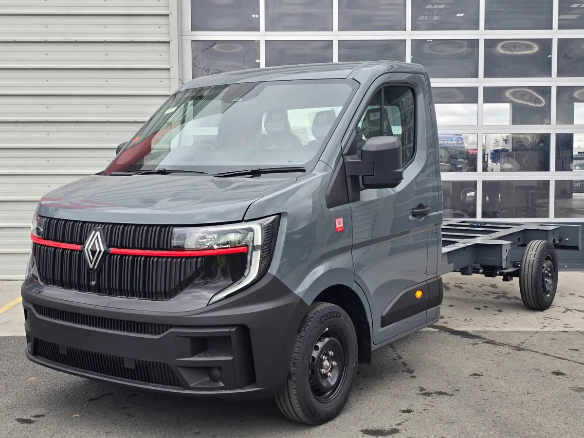 2025 Renault Master Chassis and Cab 170BHP - Cab chassis truck: picture 2 2025 Renault Master Chassis and Cab 170BHP - Cab chassis truck: picture 2