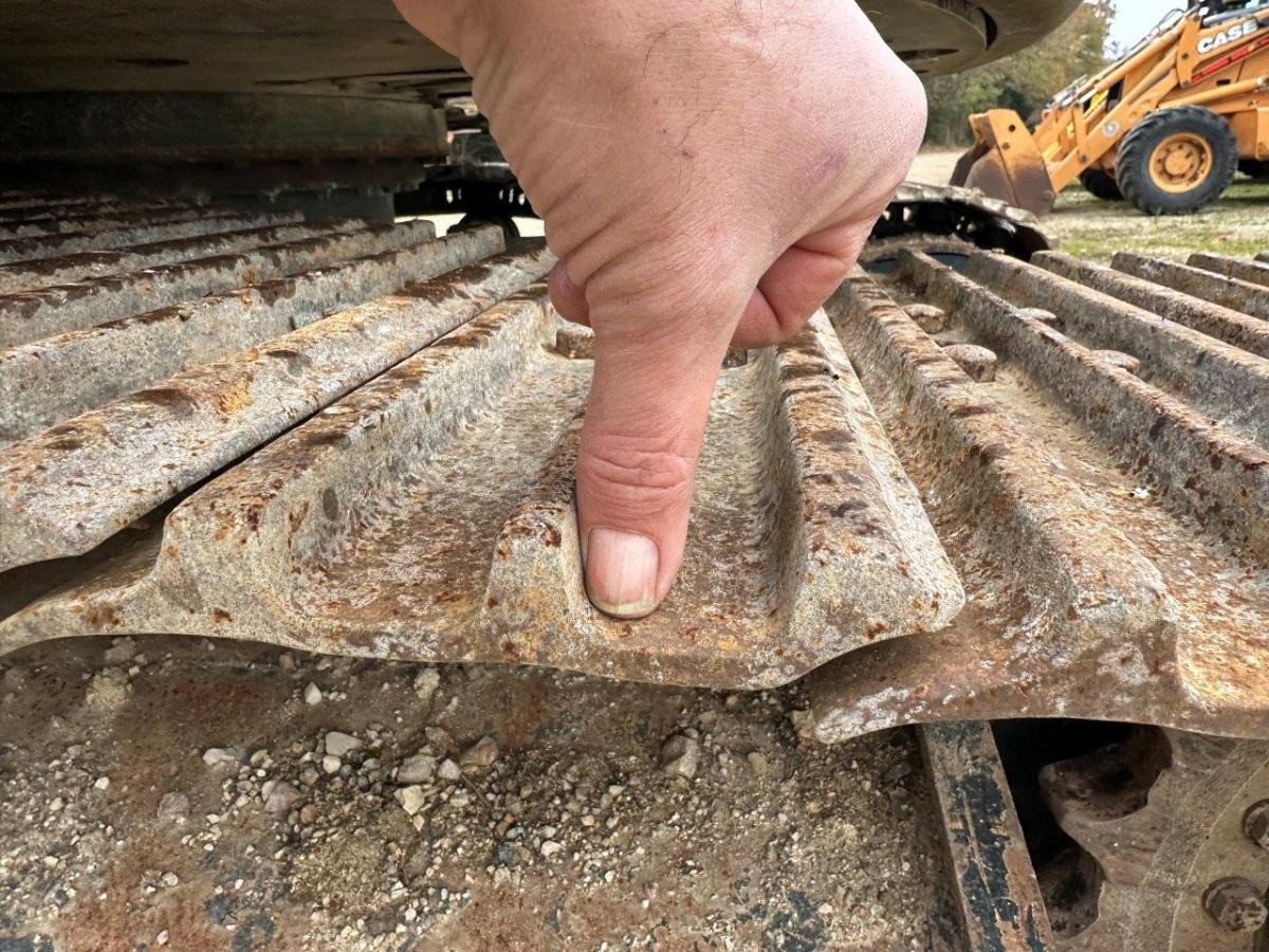 Crawler excavator Hyundai HX145 LCR: picture 16