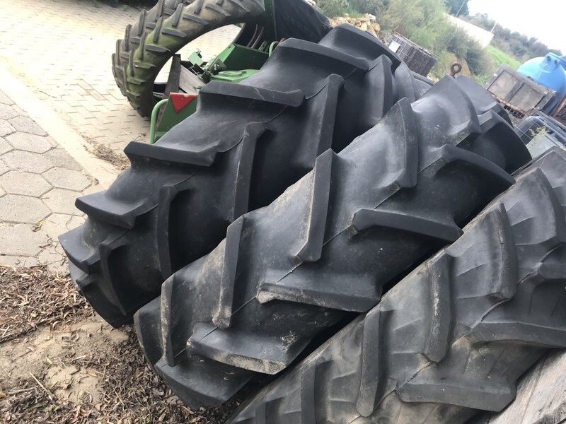 Stel wielen 14.9R38 Pirelli - Wheel and tire package for Agricultural machinery: picture 2 Stel wielen 14.9R38 Pirelli - Wheel and tire package for Agricultural machinery: picture 2