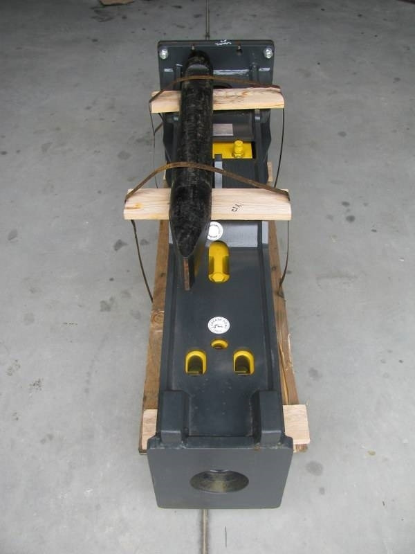 Mustang HM1302 NOVO teža 800kg - Hydraulic hammer for Construction machinery: picture 4 Mustang HM1302 NOVO teža 800kg - Hydraulic hammer for Construction machinery: picture 4