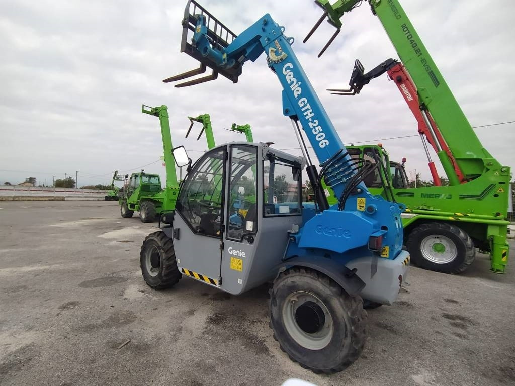 Genie 2506 - Telescopic handler: picture 4 Genie 2506 - Telescopic handler: picture 4
