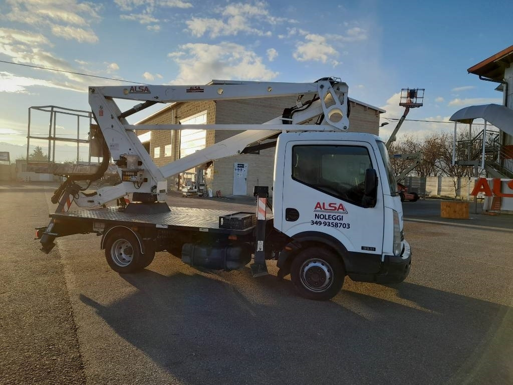 Oil & Steel 189 - Truck mounted aerial platform: picture 1 Oil & Steel 189 - Truck mounted aerial platform: picture 1