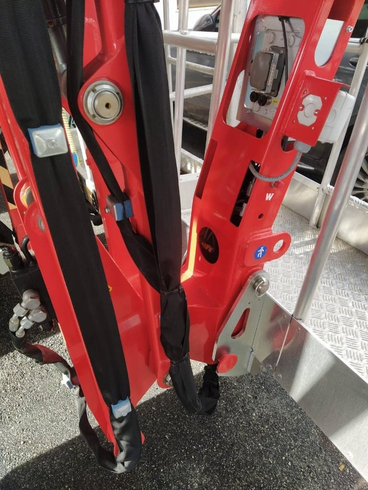 Platform Basket 13.80 - Aerial platform: picture 5 Platform Basket 13.80 - Aerial platform: picture 5