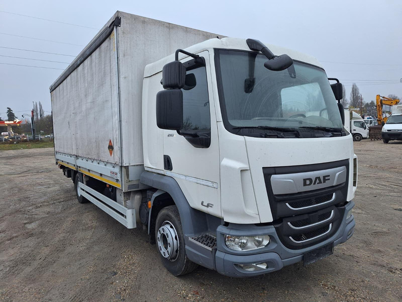 DAF LF 210 - Pritsche + Plane + DHollandia LBW 1000 kg - Box truck: picture 1 DAF LF 210 - Pritsche + Plane + DHollandia LBW 1000 kg - Box truck: picture 1