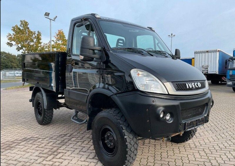 Iveco 35S17 W 4x4 Flatbed - Open body delivery van: picture 2 Iveco 35S17 W 4x4 Flatbed - Open body delivery van: picture 2