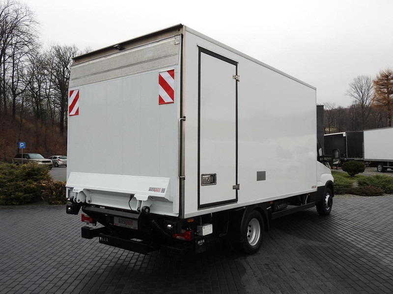 Iveco DAILY 70C17 CHŁODNIA 0*C WINDA 9 PALET ZASILANIE 230V TEMPOMAT K - Refrigerated delivery van: picture 3 Iveco DAILY 70C17 CHŁODNIA 0*C WINDA 9 PALET ZASILANIE 230V TEMPOMAT K - Refrigerated delivery van: picture 3
