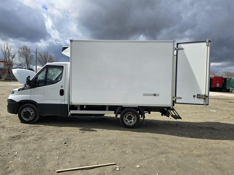 Refrigerated delivery van Iveco Daily 35-140 - Carrier Xarios 350 frigo: picture 5 Refrigerated delivery van Iveco Daily 35-140 - Carrier Xarios 350 frigo: picture 5