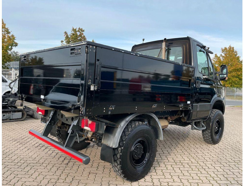 Iveco Daily 35S17 Flatbed 4x4 - Open body delivery van: picture 3 Iveco Daily 35S17 Flatbed 4x4 - Open body delivery van: picture 3