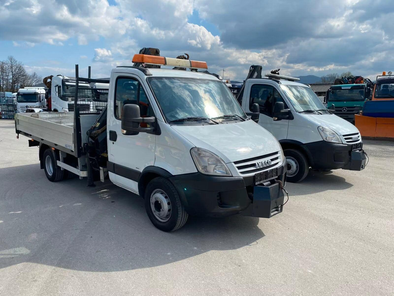 Iveco Daily 65C18 - Flatbed truck + crane - Dropside/ Flatbed truck, Crane truck: picture 2 Iveco Daily 65C18 - Flatbed truck + crane - Dropside/ Flatbed truck, Crane truck: picture 2
