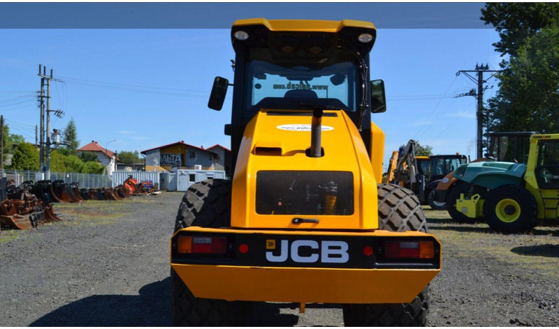 JCB VM116D - Pneumatic roller: picture 4 JCB VM116D - Pneumatic roller: picture 4
