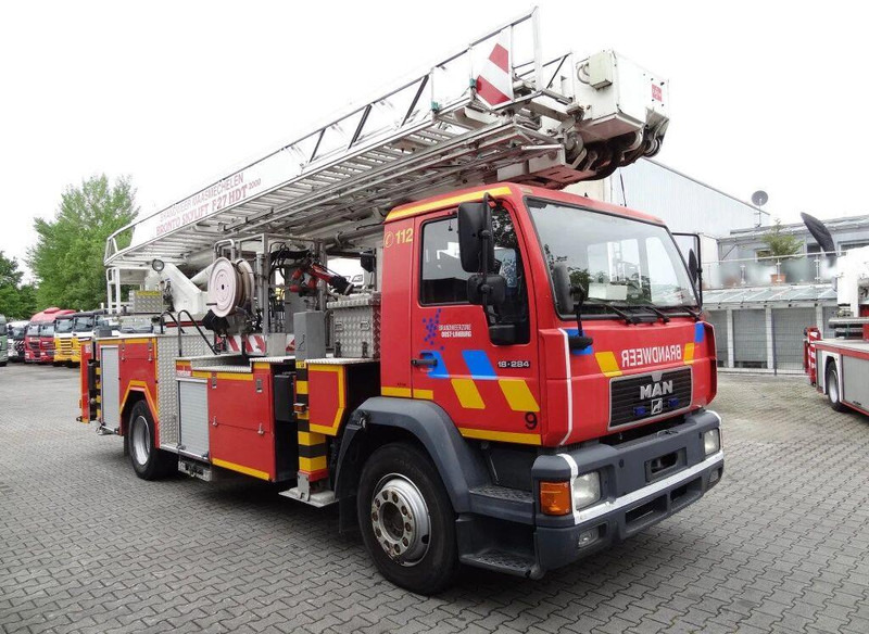 MAN 18.284 L2000 - Fire truck+ladder lift - Fire truck: picture 3 MAN 18.284 L2000 - Fire truck+ladder lift - Fire truck: picture 3