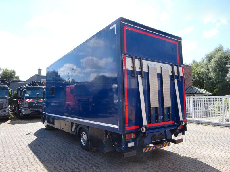 MAN 8.220 - Koffer leasing MAN 8.220 - Koffer: picture 6 MAN 8.220 - Koffer leasing MAN 8.220 - Koffer: picture 6