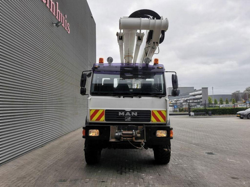 MAN LE 18.280 - Lifting basket 20,3m 4x4 - Truck mounted aerial platform, Crane truck: picture 2 MAN LE 18.280 - Lifting basket 20,3m 4x4 - Truck mounted aerial platform, Crane truck: picture 2