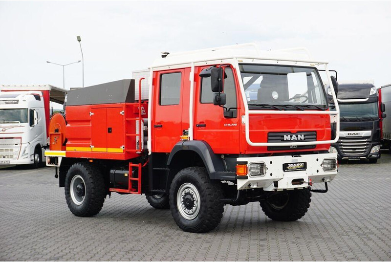 MAN LE 220 / 4 X 4 / DOKA / STRAŻ POZARNA - Fire truck: picture 2 MAN LE 220 / 4 X 4 / DOKA / STRAŻ POZARNA - Fire truck: picture 2