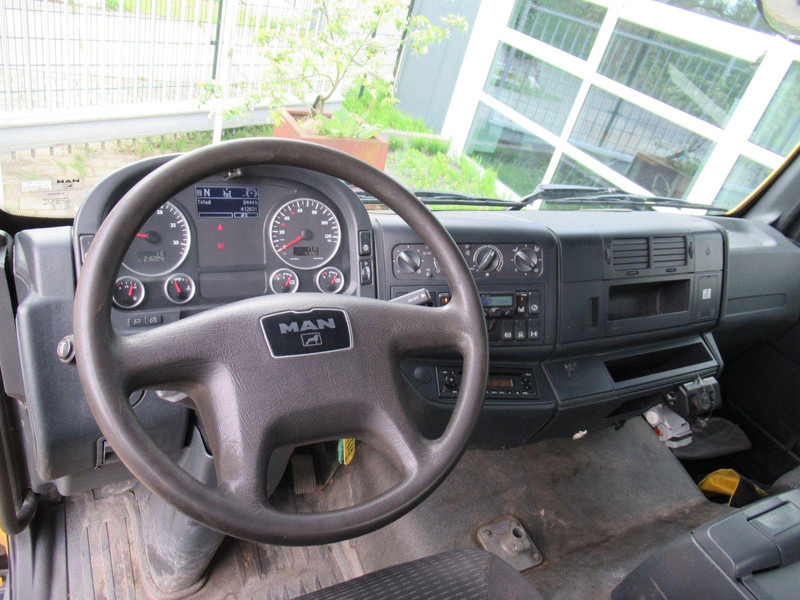 Dropside/ Flatbed truck, Crane truck MAN TGL 12.220 4x2 EEV 3-Z. W. Kipper + Palfinger Kr: picture 11