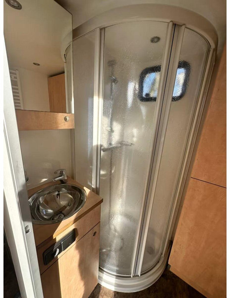 Horse truck MAN TGX 26.440 - Horse transporter: picture 14