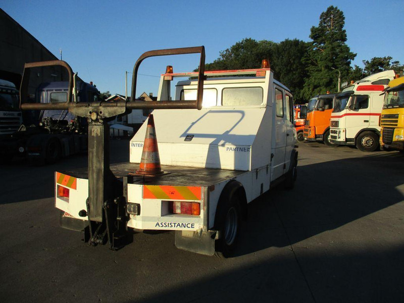 Mercedes-Benz 711D - Doka towing truck - Tow truck: picture 3 Mercedes-Benz 711D - Doka towing truck - Tow truck: picture 3