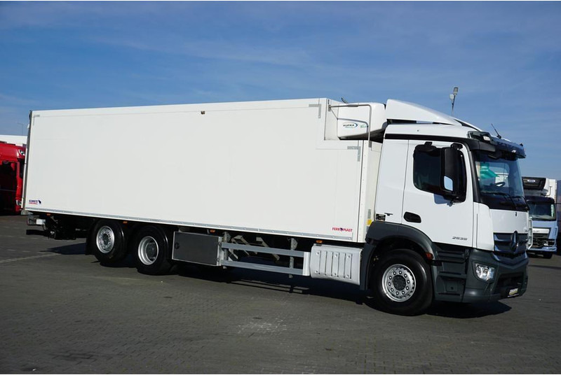 Mercedes-Benz ANTOS / 2535 / EURO 6 / CHŁODNIA + WINDA / 23 PALETY / OŚ SKRĘTN - Refrigerator truck: picture 4 Mercedes-Benz ANTOS / 2535 / EURO 6 / CHŁODNIA + WINDA / 23 PALETY / OŚ SKRĘTN - Refrigerator truck: picture 4