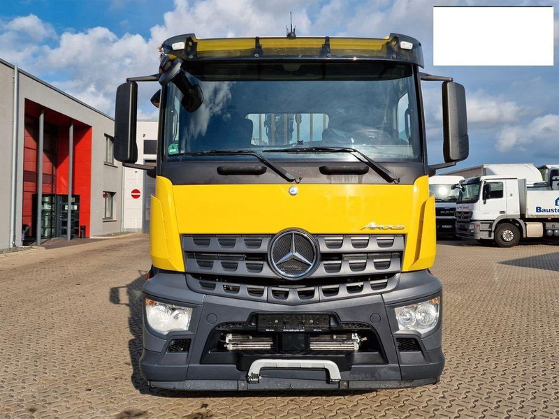 Mercedes-Benz Arocs 1830 - Dropside/ Flatbed truck, Crane truck: picture 2 Mercedes-Benz Arocs 1830 - Dropside/ Flatbed truck, Crane truck: picture 2