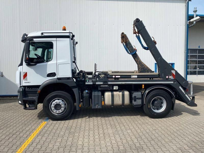Mercedes-Benz Arocs 1830K - Skip loader truck: picture 2 Mercedes-Benz Arocs 1830K - Skip loader truck: picture 2