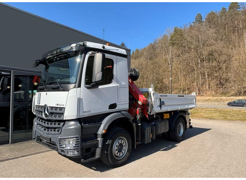 Mercedes-Benz Arocs 1840 - 3 way tipper truck + crane - Tipper, Crane truck: picture 1 Mercedes-Benz Arocs 1840 - 3 way tipper truck + crane - Tipper, Crane truck: picture 1