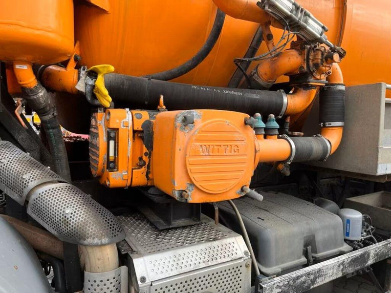 Mercedes-Benz Axor 1833 - Vacuum truck - Vacuum truck: picture 5 Mercedes-Benz Axor 1833 - Vacuum truck - Vacuum truck: picture 5