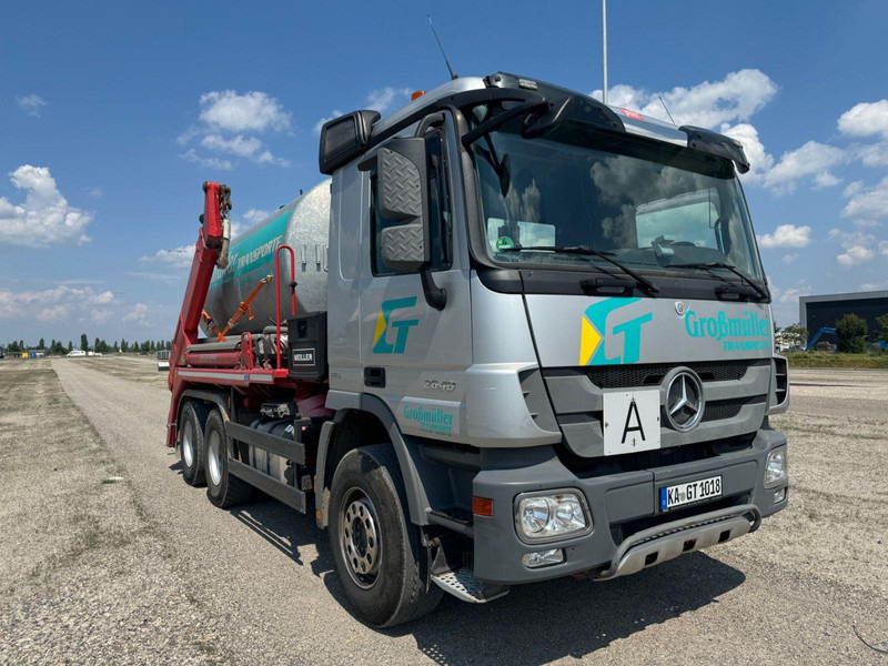 Mercedes-Benz MP 3 2648,6x4,voll-blatt-gefedert,Absetzer - Skip loader truck: picture 2 Mercedes-Benz MP 3 2648,6x4,voll-blatt-gefedert,Absetzer - Skip loader truck: picture 2