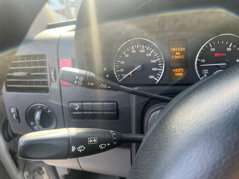 Mini artic tractor unit Mercedes-Benz SPRINTER 519: picture 9