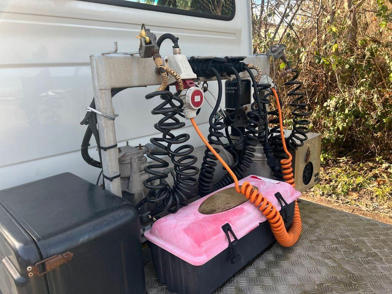 Mini artic tractor unit Mercedes-Benz SPRINTER 519: picture 20