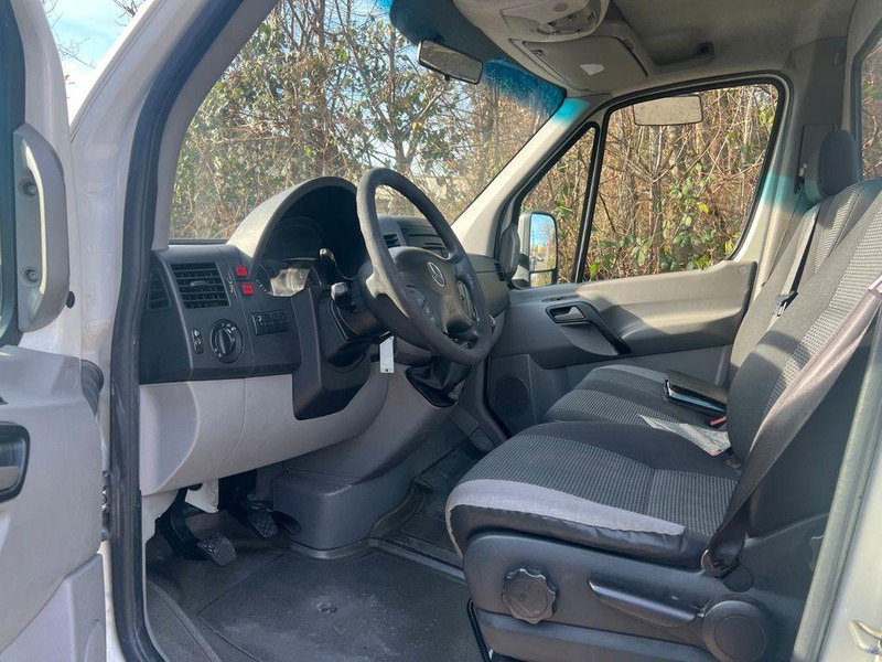 Mini artic tractor unit Mercedes-Benz SPRINTER 519: picture 10