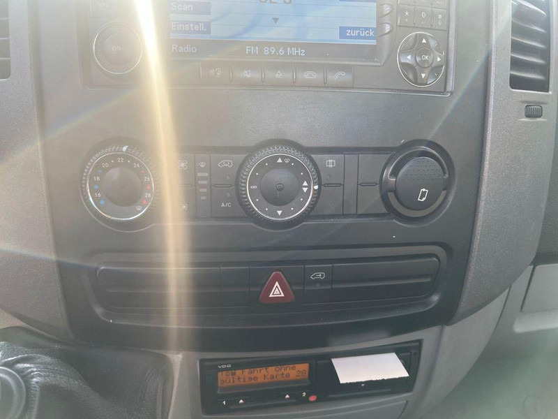 Mini artic tractor unit Mercedes-Benz SPRINTER 519: picture 19