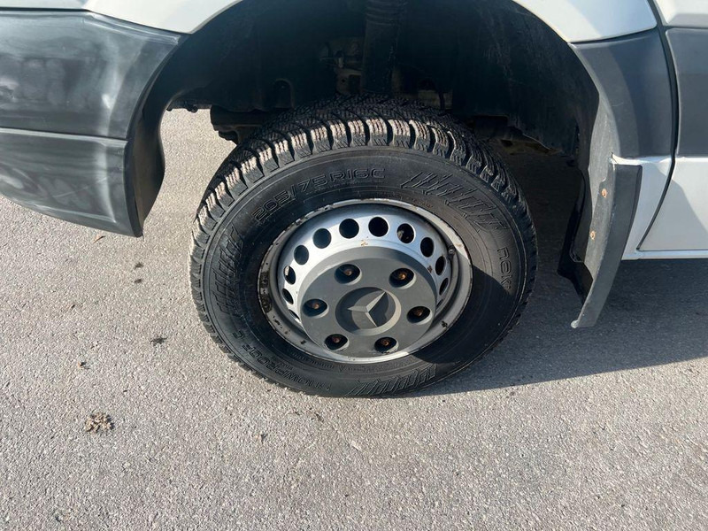 Mini artic tractor unit Mercedes-Benz SPRINTER 519: picture 12