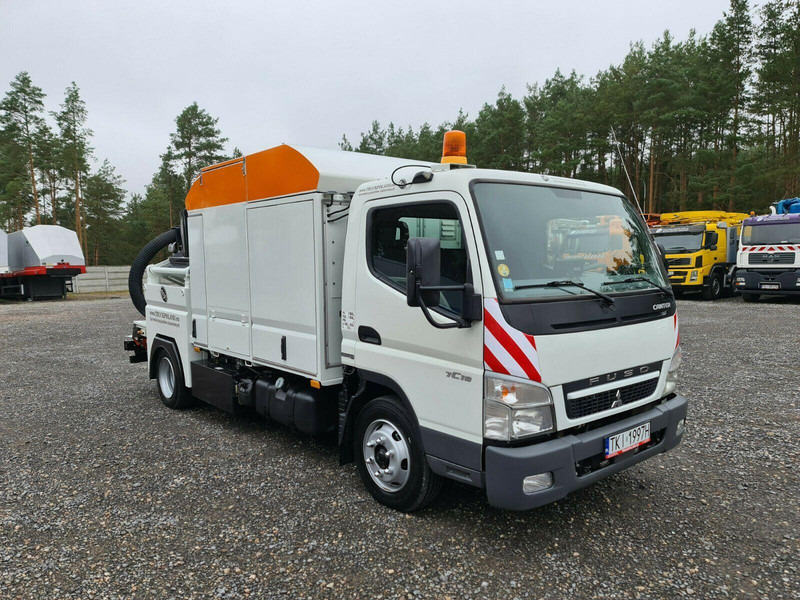 Mitsubishi CANTER Szippantóskocsi - Vacuum truck: picture 1 Mitsubishi CANTER Szippantóskocsi - Vacuum truck: picture 1